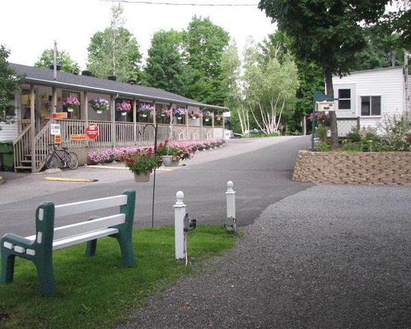Camping Au Sous-bois du Campeur