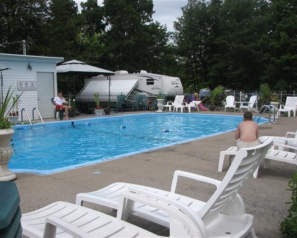 Camping Au Sous-bois du Campeur
