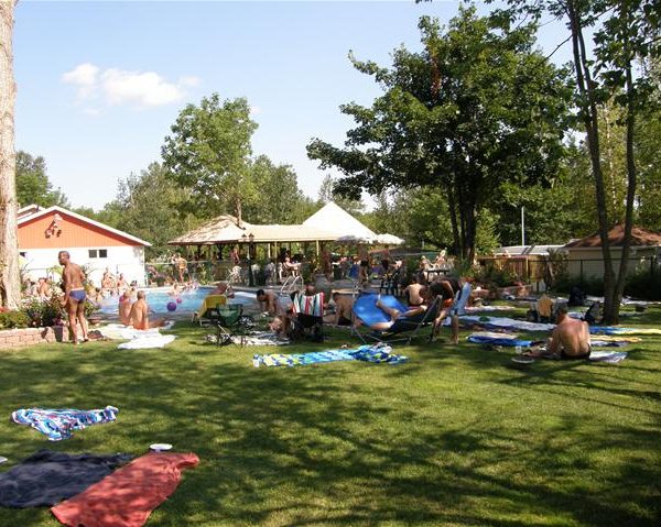 Camping Plein Bois «hommes Seulement»